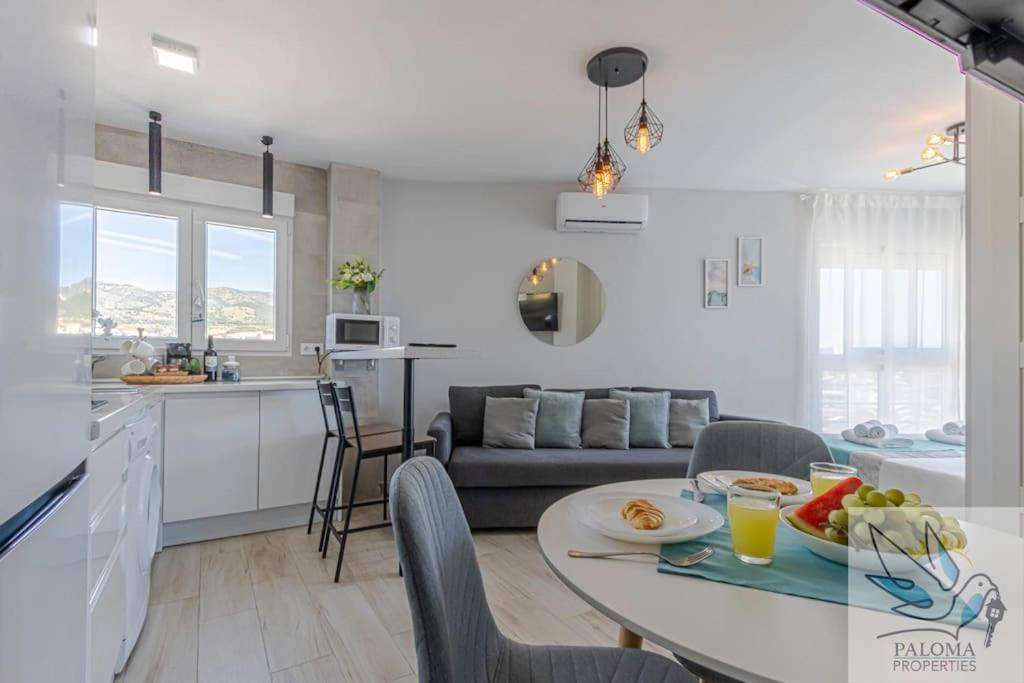 Wonderful Studio Apartment On The Beachfront Benalmadena Bagian luar foto