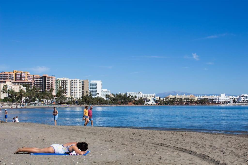 Wonderful Studio Apartment On The Beachfront Benalmadena Bagian luar foto