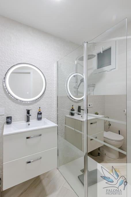 Wonderful Studio Apartment On The Beachfront Benalmadena Bagian luar foto