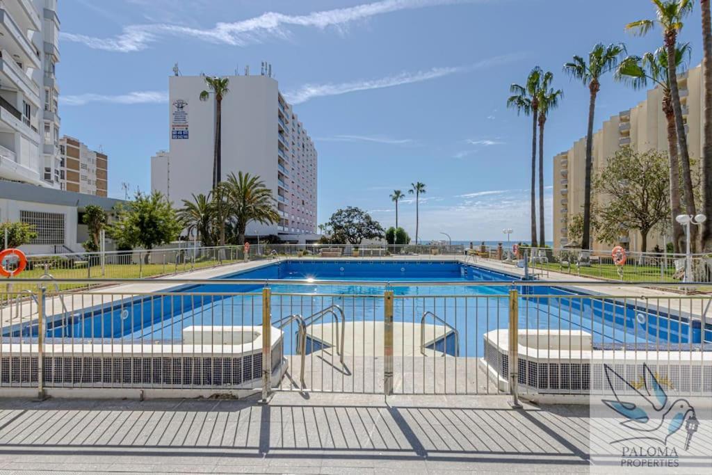 Wonderful Studio Apartment On The Beachfront Benalmadena Bagian luar foto