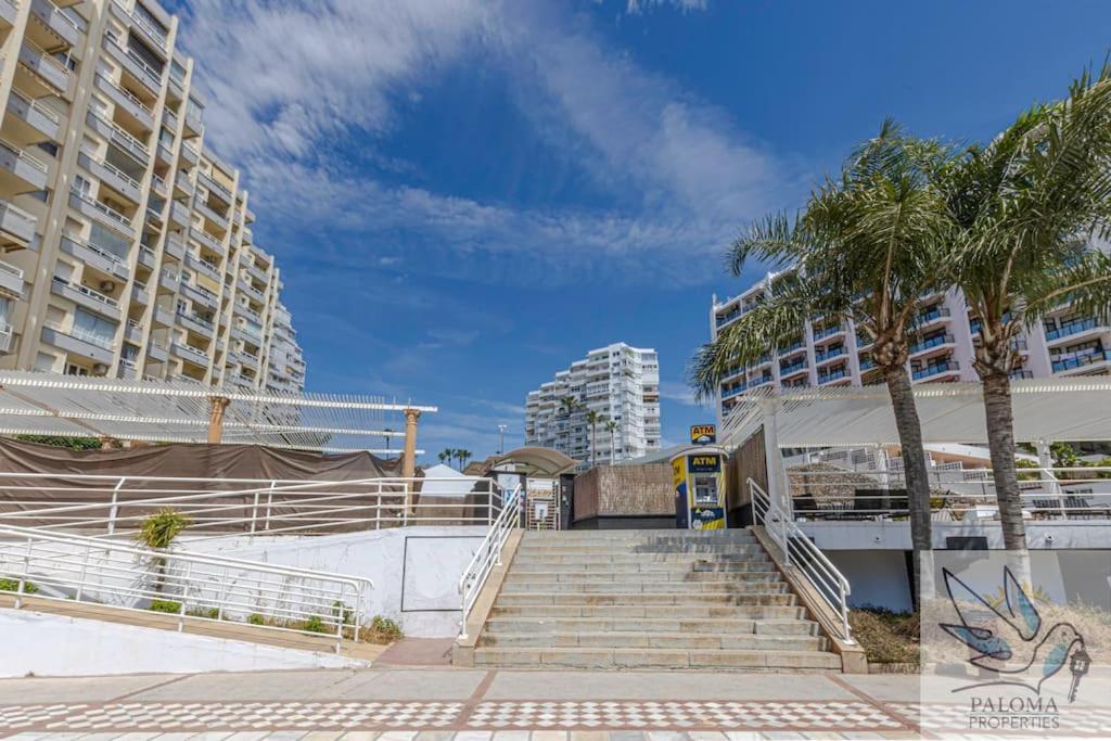 Wonderful Studio Apartment On The Beachfront Benalmadena Bagian luar foto