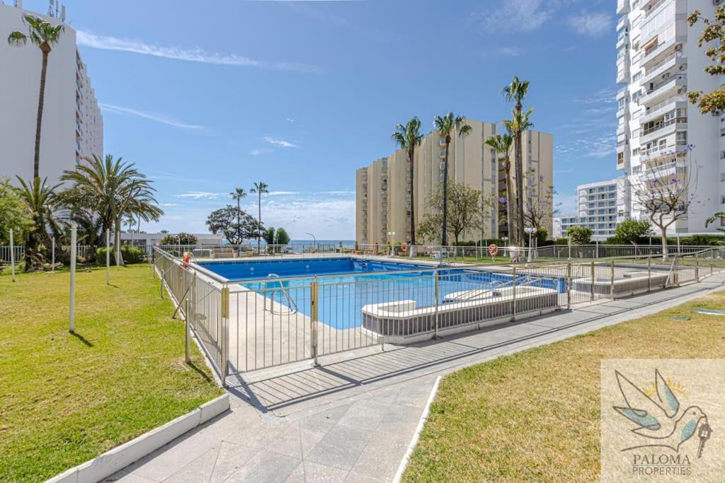 Wonderful Studio Apartment On The Beachfront Benalmadena Bagian luar foto