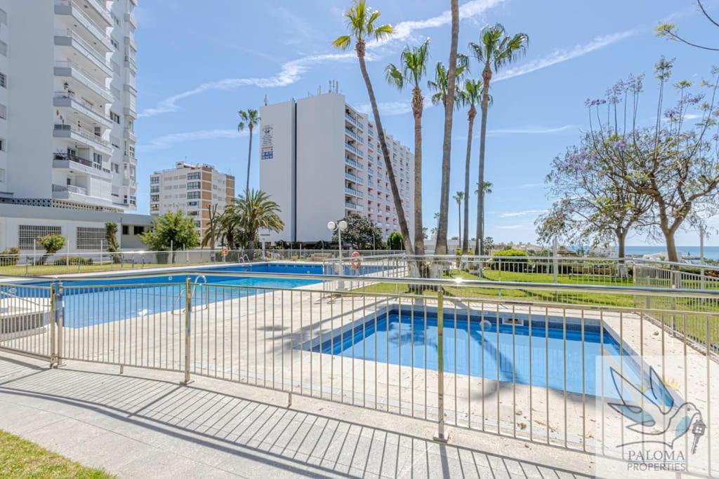 Wonderful Studio Apartment On The Beachfront Benalmadena Bagian luar foto